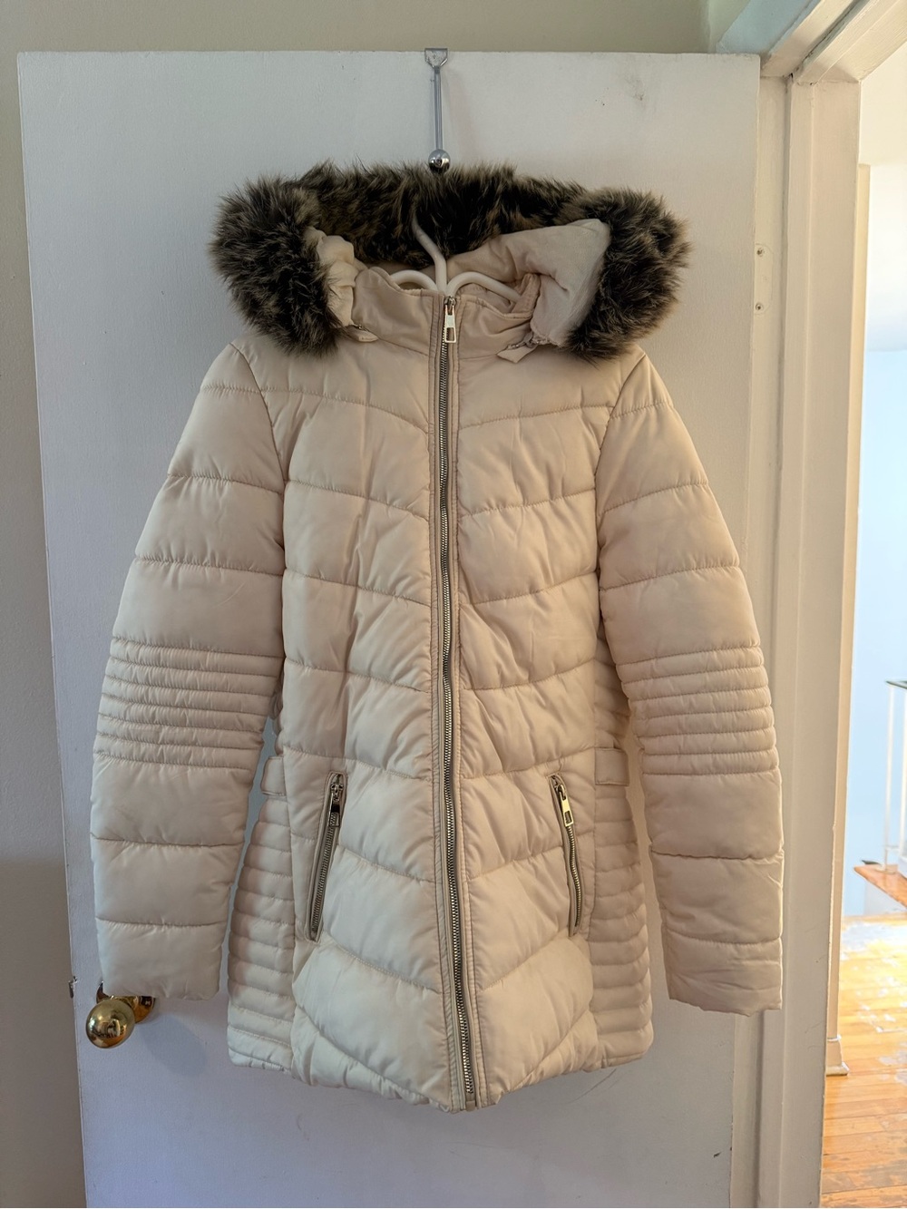 Women’s Cream Quilted Hooded Puffer Coat with Faux Fur Trim